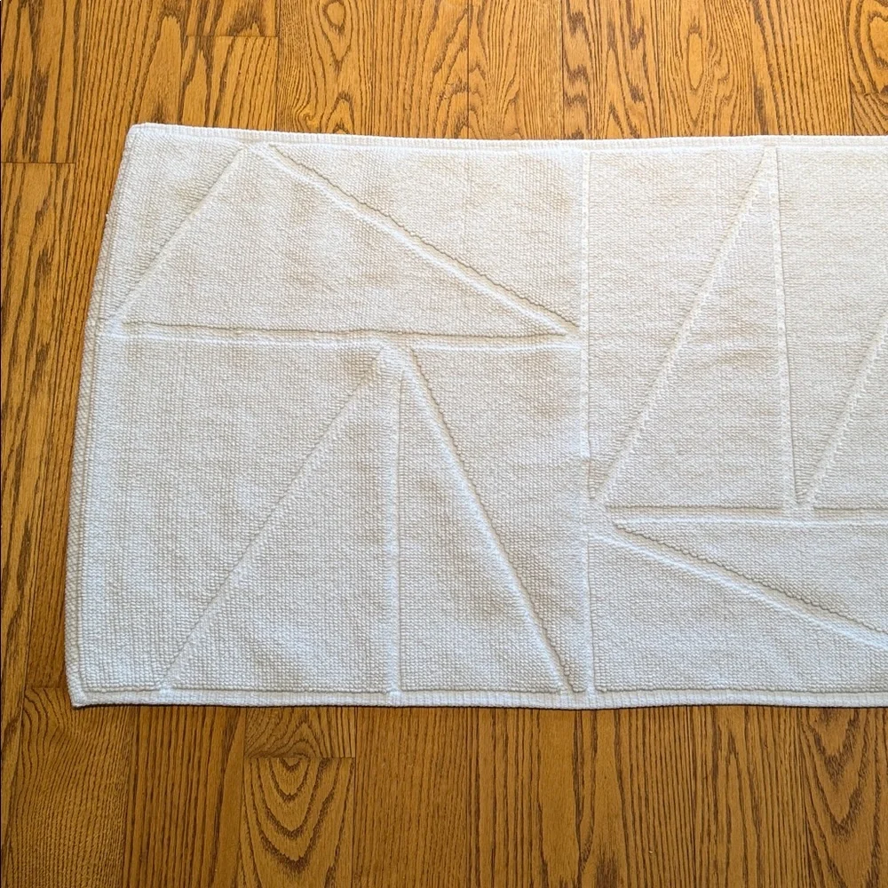West Elm Triangle Sculpted Bath Mat